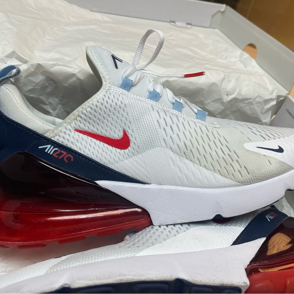 Nike 270